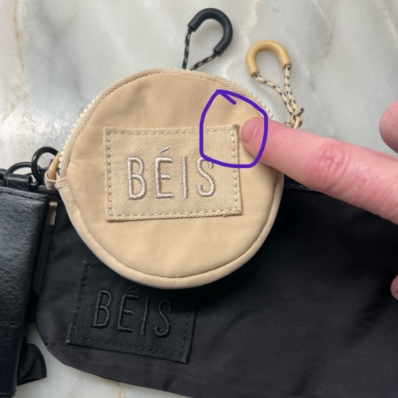 BEIS The sport wristlet set - Picture 3 of 10